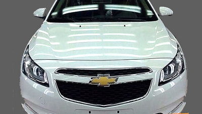 шпионская фотография обновленного Chevrolet Cruze