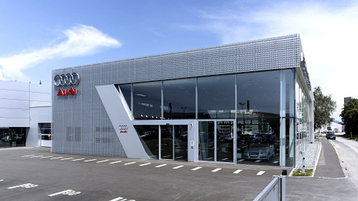 Дилерский центр Audi Дилерский центр Audi