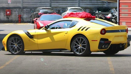 Шпионское фото Ferrari F12 Speciale 