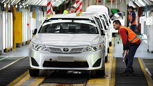 Toyota приостановила работу трех заводов