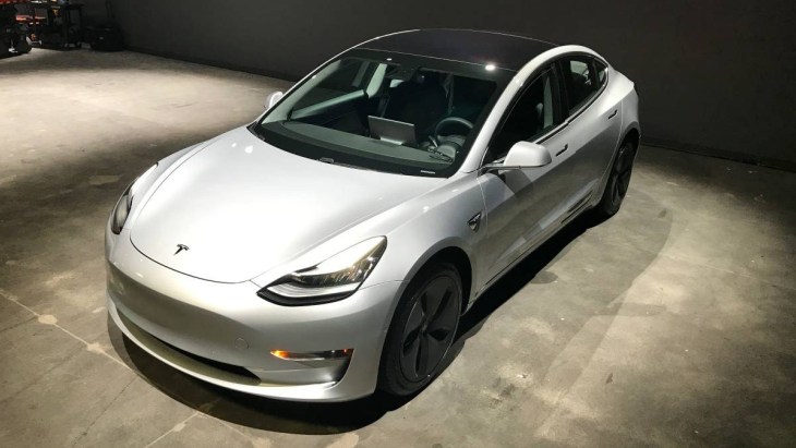 Подержанный электрокар Tesla Model 3