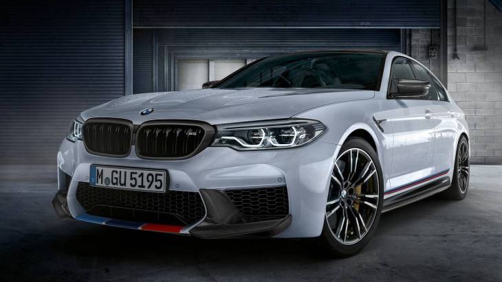 «Заряженный» седан BMW M5 с опциональный пакетом M Performance