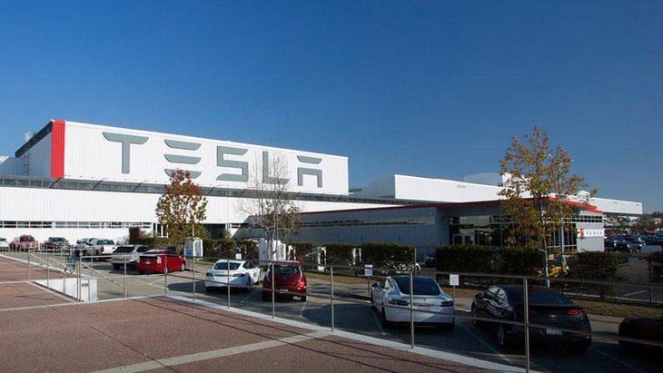 Tesla расширяет географию заводов Tesla расширяет географию заводов