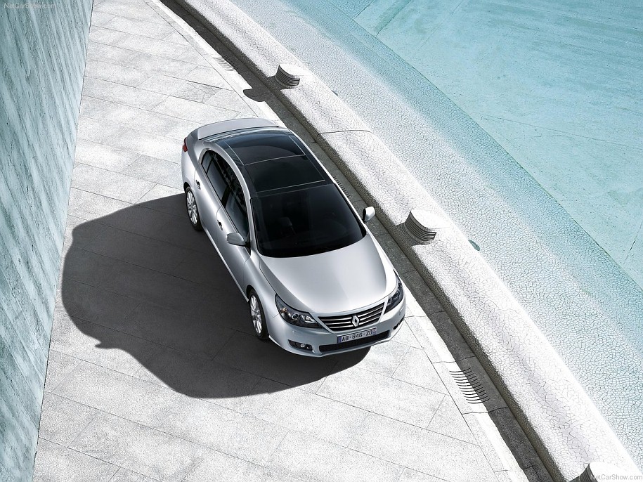 ������ ���� Renault Latitude