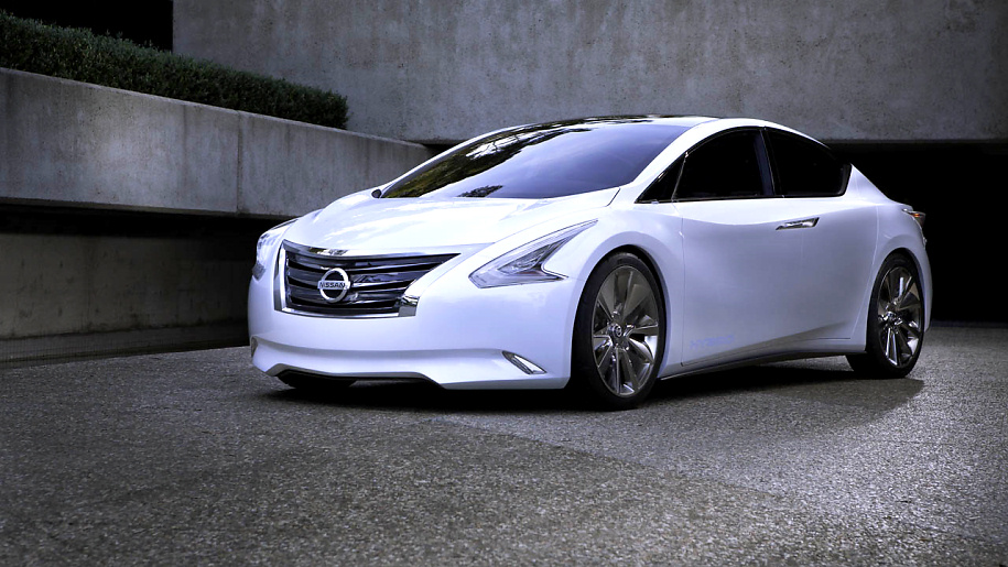 �������������� Nissan Ellure