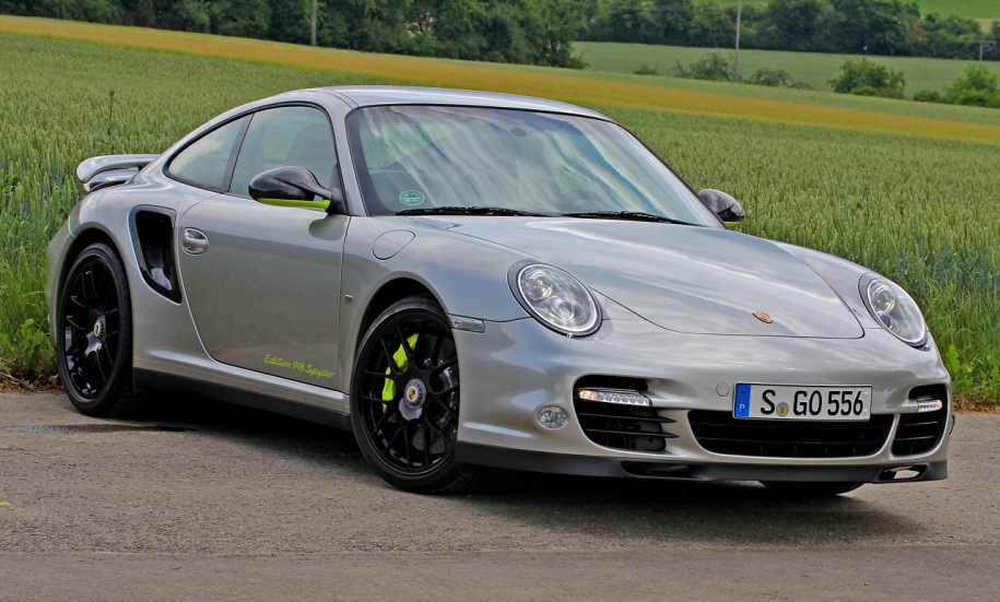 Porsche 911 Turbo S Edition 918 Spyder