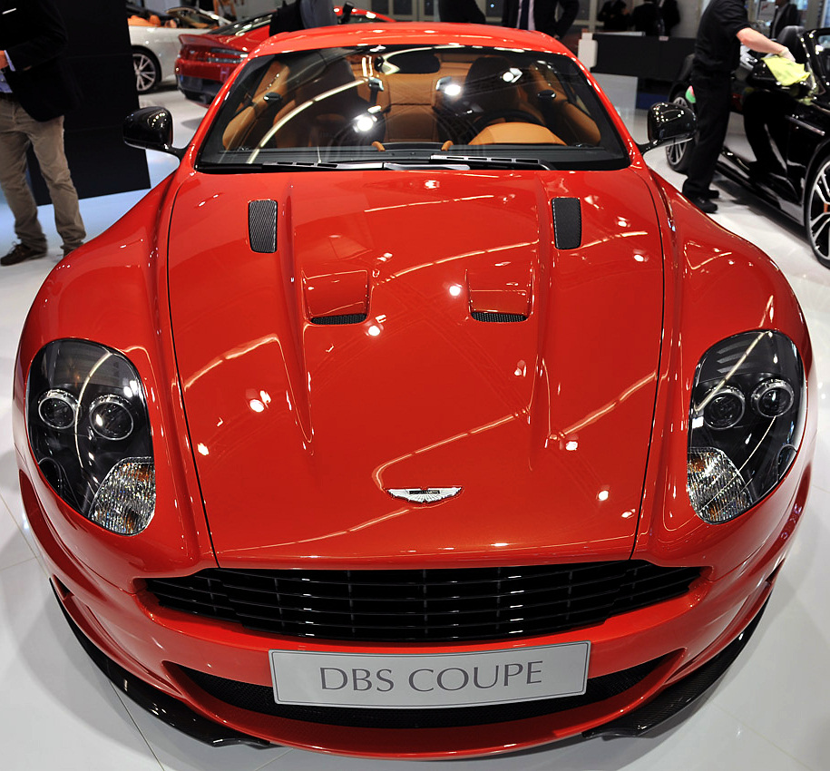 Aston Martin DBS Carbon Edition