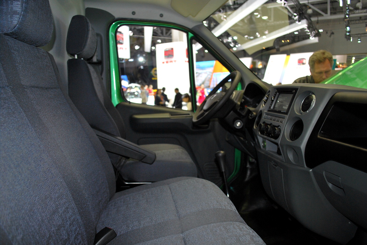 «ГАЗель Next» на автосалоне в Москве - фото - LiveCars.Ru