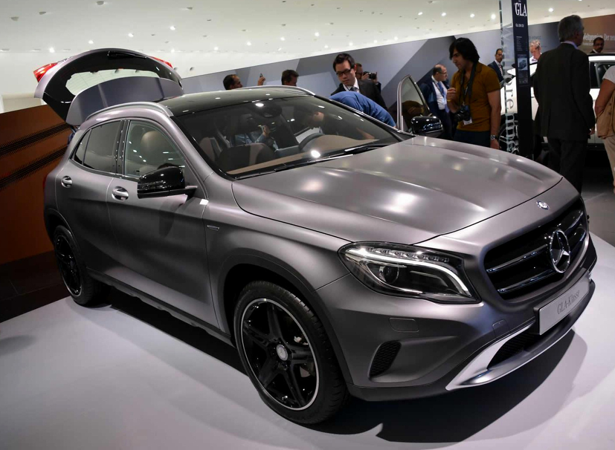 Mercedes c class themes for windows 7