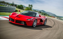 <A href='http://www.livecars.ru/photo/2013/03/05/ferrari_laferrari/' class=link target='_blank'>Ferrari LaFerrari (2013)</A> <p> Итальянский суперкар приводится в движение 789-сильным 6,3-литровым мотором V12, работающим в связке с 161-сильным электродвигателем и семиступенчатой коробкой передач с двойным сцеплением. Суммарная отдача силовой установки — 950 лошадиных сил (969 Нм)