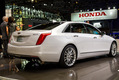 Традиционные «атмосферники» V8 в Cadillaс были подвержены даунсайзингу ради экологичности и энергоэффективности, и теперь под капотом премиального седана можно найти четырех- и шестицилиндровые турбодвижки с отдачей до 400 лошадиных сил. С ними работает восьмидиапазонный «автомат» и система интеллектуального полного привода. Cadillac подумывает и о «заряженном» CT6 V-Series, раз уж они есть у конкурентов.