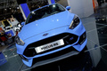 Полноприводный <A href='http://www.livecars.ru/photo/2015/03/03/ford_focus_rs/' class=link target='_blank'>Ford Focus RS</A> оснащен 2,3-литровой «турбочетверкой» с отдачей 350 лошадиных сил (максимальный крутящий момент — 440 Нм с возможностью кратковременного повышения до 470 Нм)