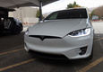 <strong>1 место</strong> — электрокроссовер <A href='http://www.livecars.ru/photo/2015/12/26/tesla_model_x/' class=link target='_blank'>Tesla Model X</A> <p>Видимо, это общее место для «зеленых» дебютантов 2015 года, потому что с дизайном у электрокроссовера Tesla Model X тоже не все ладно.