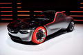 <A href='https://www.livecars.ru/photo/2016/01/27/opel_gt_concept/' class=link target='_blank'>Opel GT Concept</A> <p> И снова красные колеса. Наш фаворит 2016 года – спортивное купе <strong>Opel GT Concept</strong>. Увы, в компании все еще не решили, получит ли модель серийную версию. Но мы будем держать за нее кулачки