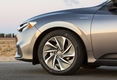 Серийный гибридный седан Honda Insight 2019 модельного года