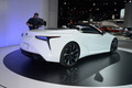 Концепт Lexus LC Convertible на автосалоне в Детройте
