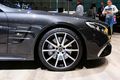 Под капотом у SL 500 Grand Edition установлен 4,6-литровый V8 на 455 л.с. и 700 Нм крутящего момента, а младшая SL 400 получила 3-литровый 6-цилиндровый силовой агрегат на 367 л.с. и 500 Нм