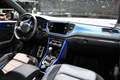 Заряженный VW T-Roc R на автосалоне в Женеве