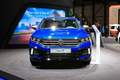 Заряженный VW T-Roc R на автосалоне в Женеве