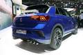 Заряженный VW T-Roc R на автосалоне в Женеве