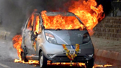 Tata Nano в огне