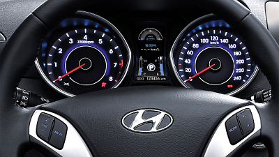 Hyundai Elantra изнутри Hyundai Elantra изнутри