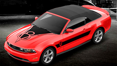 Ford Mustang с наклейкой Ford Mustang с наклейкой