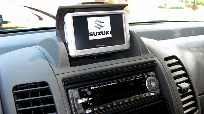 GPS-навигатор Garmin в автомобиле Suzuki
