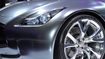 Infiniti Essence в серебряном цвете