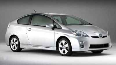 гибридный Toyota Prius