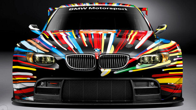 гоночное купе BMW M3 GT2, раскрашенное Джеффом Кунсом гоночное купе BMW M3 GT2, раскрашенное Джеффом Кунсом