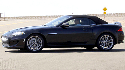 шпионская фотография Jaguar XE шпионская фотография Jaguar XE