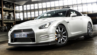 старый Nissan GT-R