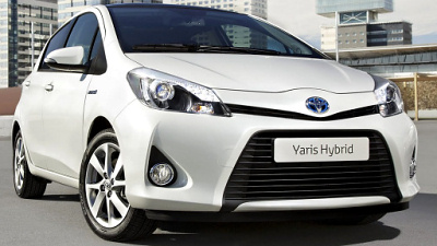 гибридная Toyota Yaris