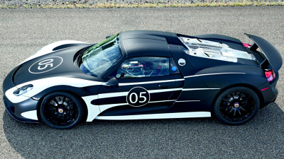 предсерийный прототип гибридного Porsche 918 Spyder 