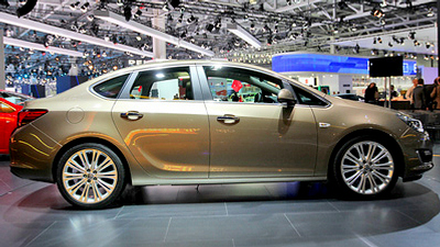 новый седана Opel Astra