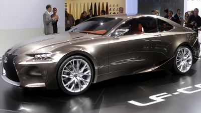концепт гибрида Lexus LF-CC, дающий представление о будущей внешности семейства IS