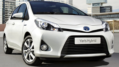 гибридный хэтчбек Toyota Yaris 