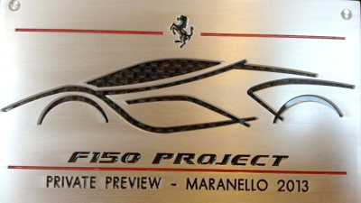 табличка с закрытого показа Ferrari F150