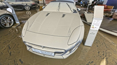 Jaguar F-Type после потопа