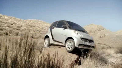 кадр из рекламы Smart ForTwo кадр из рекламы Smart ForTwo