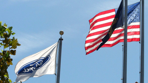 Флаги Ford и США