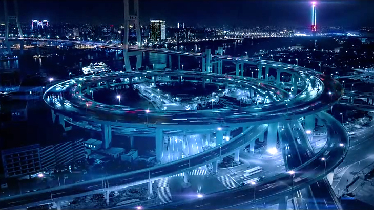 Кадр из рекламного ролика BMW «Hello Future»