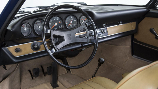 Приборная панель классического Porsche 911