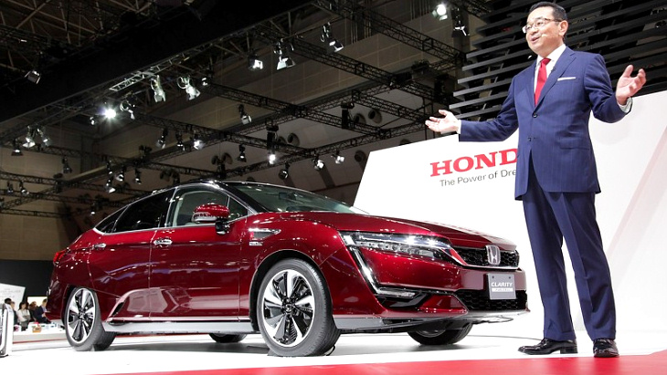 Honda Clarity Fuel Cell в Токио