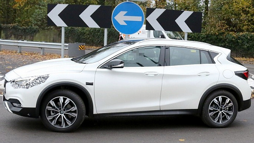 Почти не закамуфлированный прототип Infiniti QX30 Почти не закамуфлированный прототип Infiniti QX30
