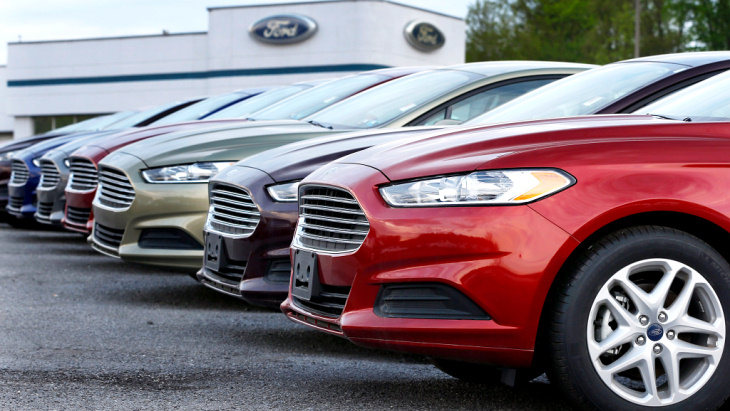 Дилерский центр Ford