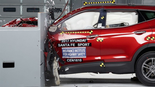 Hyundai Santa Fe Sport в ходе краш-теста