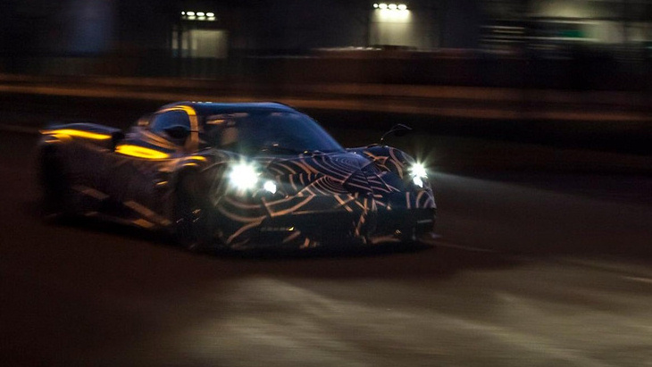 Тизер Pagani Huayra Roadster