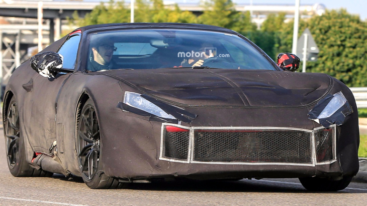 Тестовый прототип преемника Ferrari F12 Berlinetta Тестовый прототип преемника Ferrari F12 Berlinetta